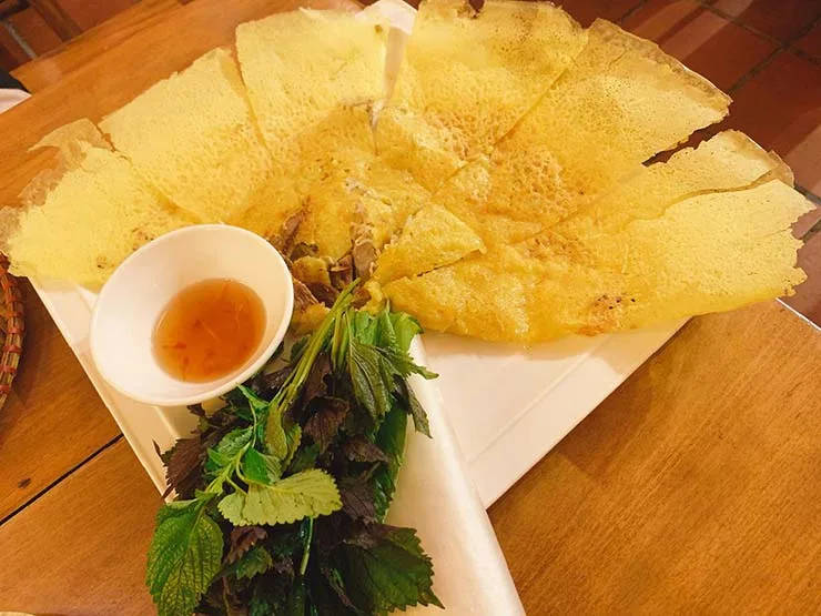 Crispy Vietnamese banh xeo pancake