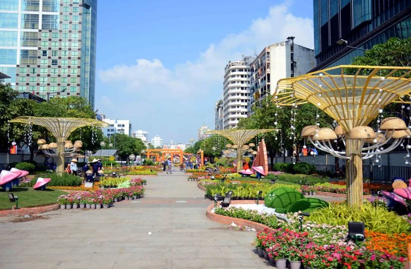 Nguyen Hue Walking Street Guide for First Timers
