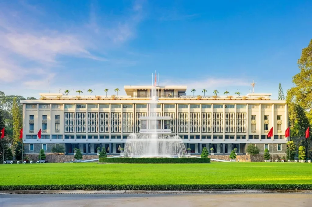 Independence Palace History Tour Guide in Ho Chi Minh City