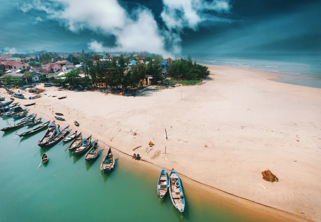 Lap An Lagoon & Lang Co Bay Travel Guide