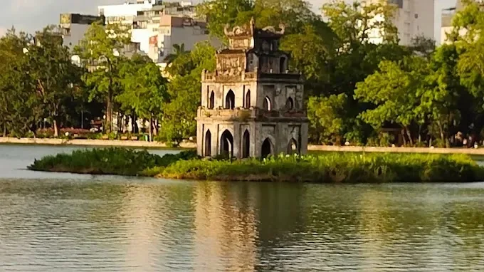 Hoan Kiem Lake Walking Tour and Ngoc Son Temple Guide